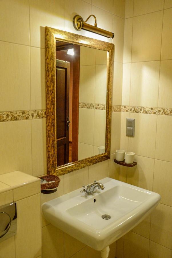 Karczma Regionalna Hotel Goscinna Chata Wysowa-Zdroj Ngoại thất bức ảnh